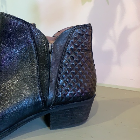 Lucky Brand faux leather Booties - Picture 2 of 2